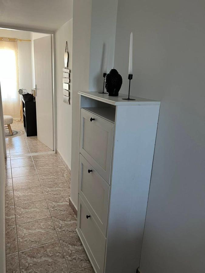 Beach Apartment Edem First Floor Perivólosz Kültér fotó